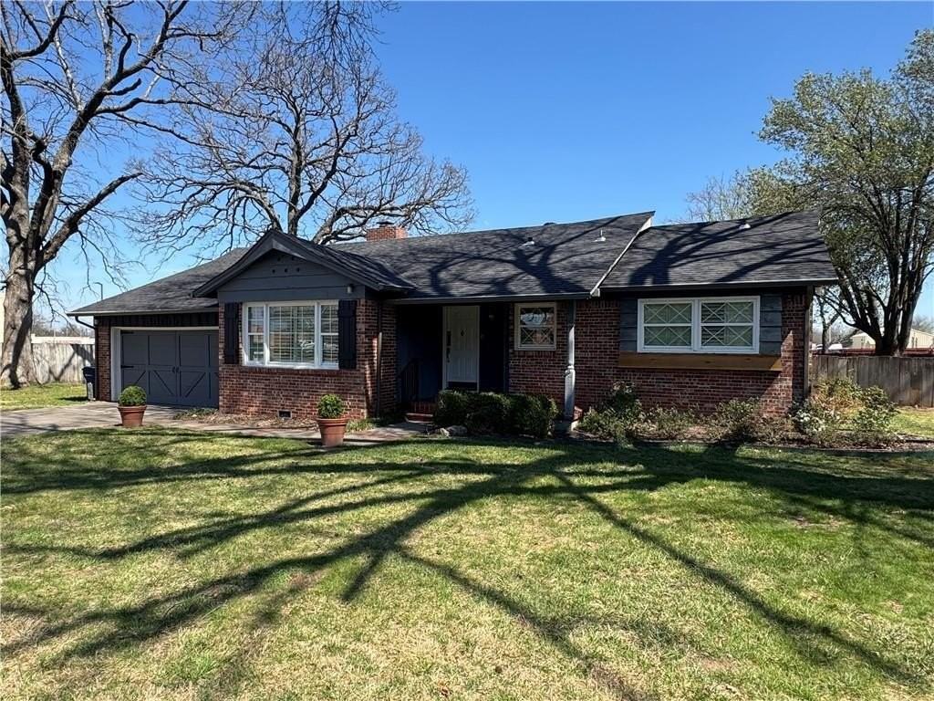 1505 S Mount Olive St - Photo 3 of 31