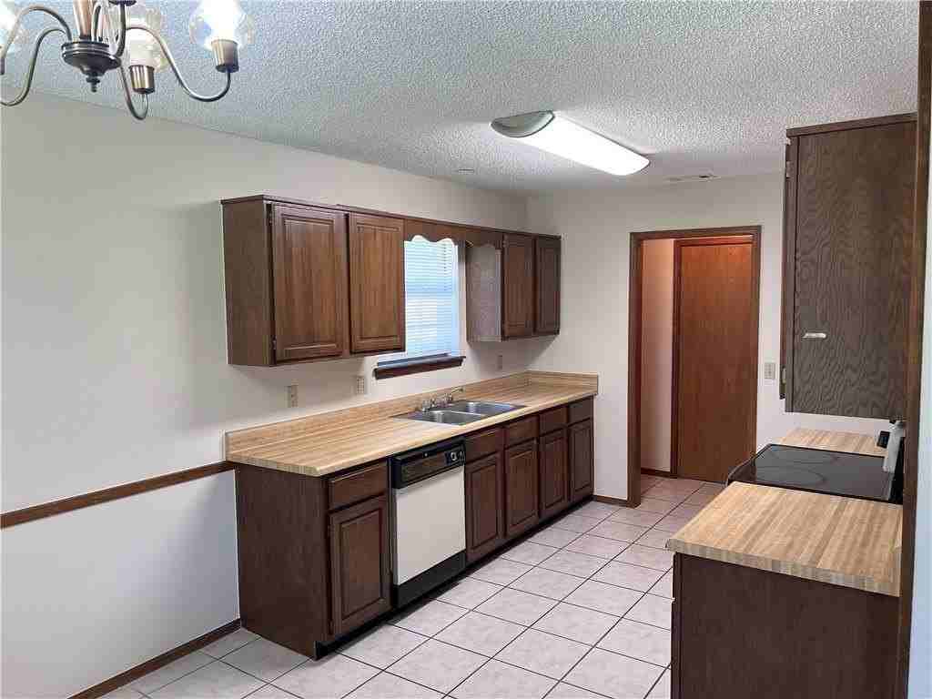 604 N 35th St - Photo 5 of 11