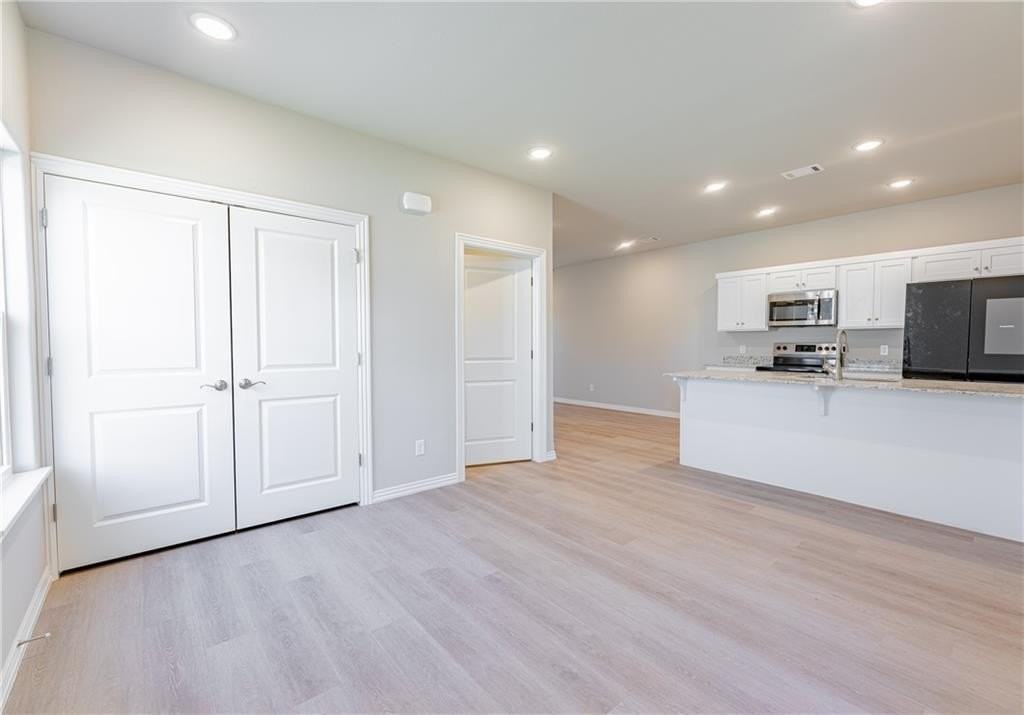 1406 Sw Casuarina Dr #1 - Photo 4 of 28