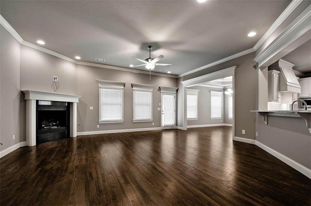 703 Se Fullerton St - Photo 3 of 25