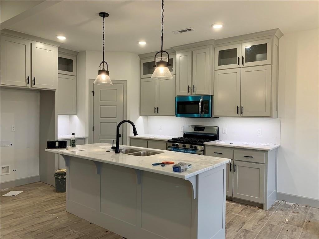 1100 Tracey Ln - Photo 6 of 18