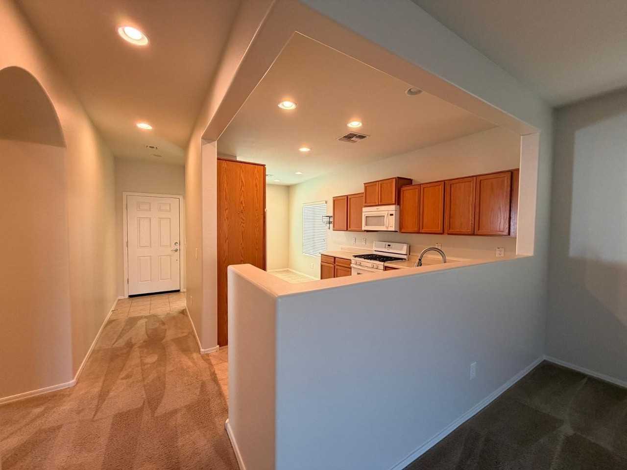 3405 N San Marin Dr - Photo 4 of 15