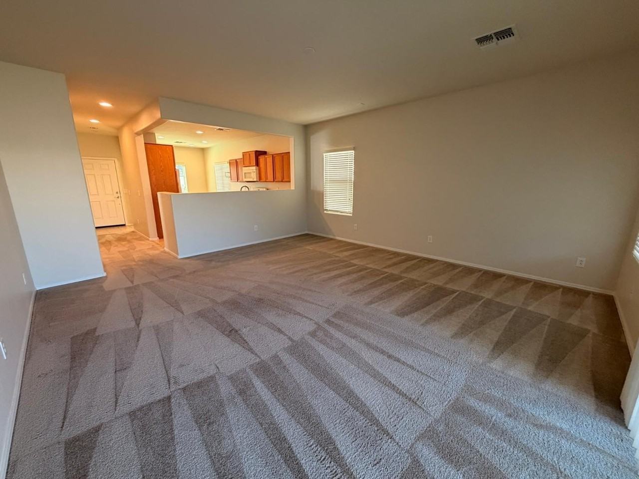 3405 N San Marin Dr - Photo 5 of 15