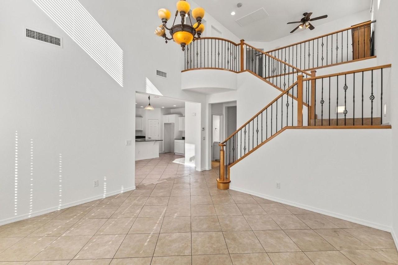 2535 W Lucia Dr - Photo 6 of 16