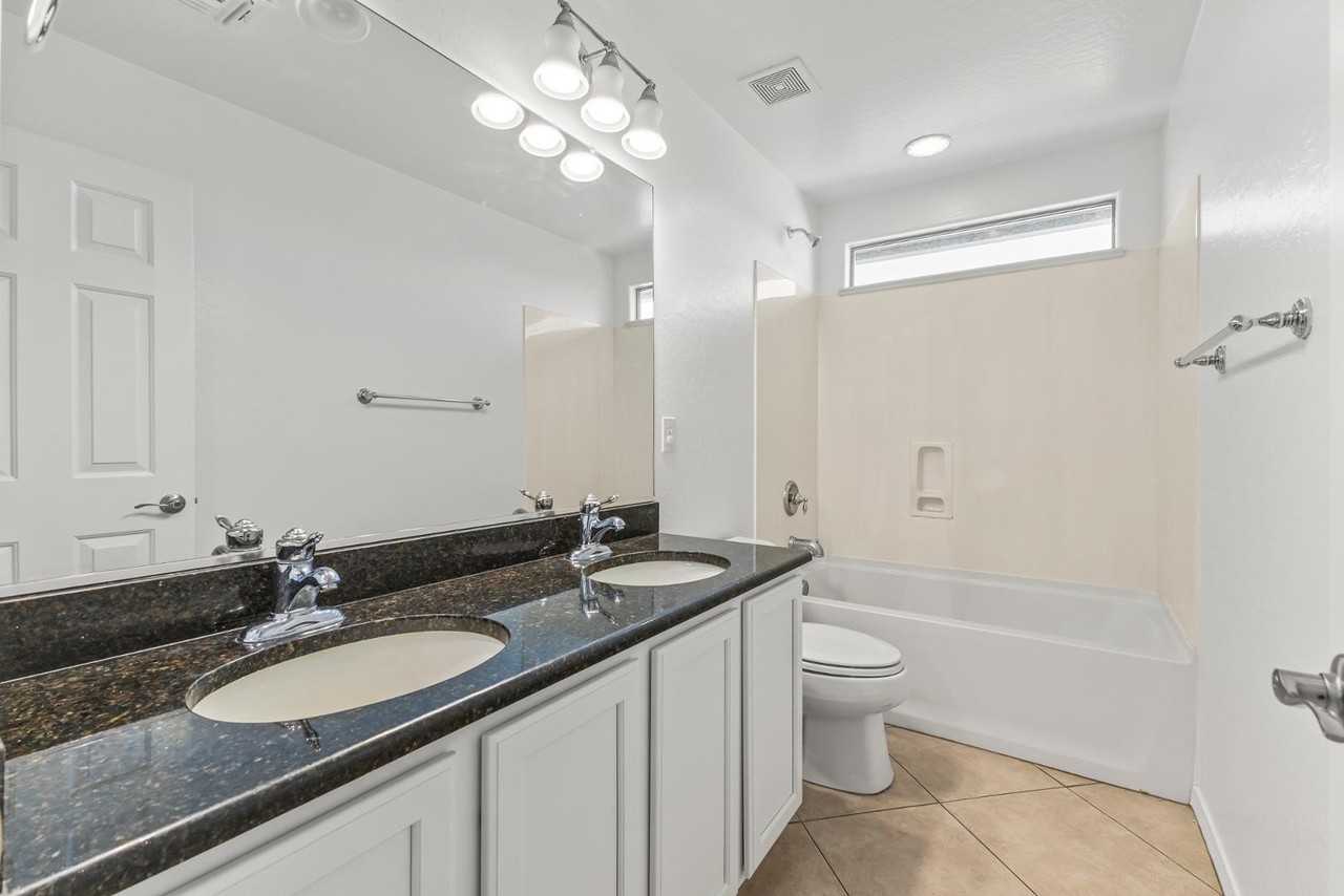 2535 W Lucia Dr - Photo 7 of 16