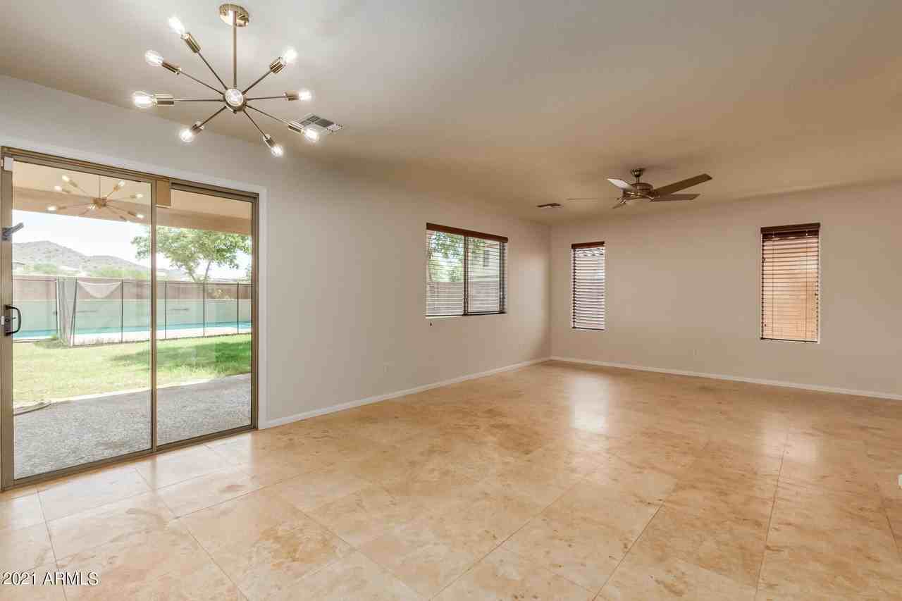 28511 N 25th Ave - Photo 4 of 42