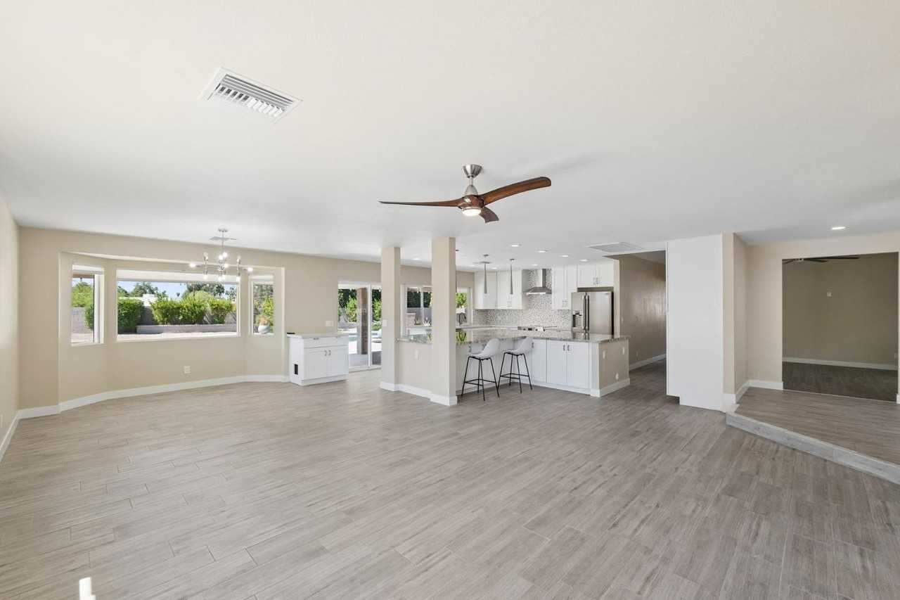 13222 N 1st Ave - Photo 6 of 50