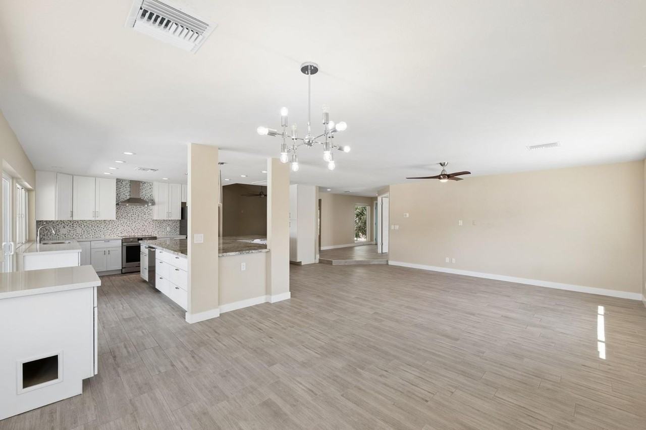 13222 N 1st Ave - Photo 7 of 50