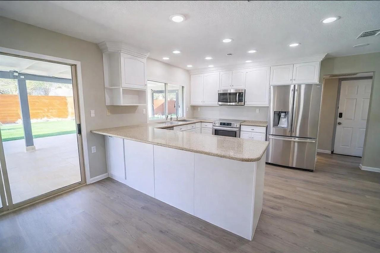 5046 E Columbine Dr - Photo 5 of 30