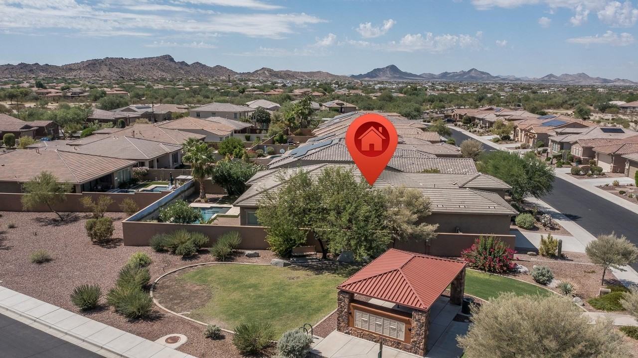 18215 W Desert Sage Dr - Photo 4 of 43