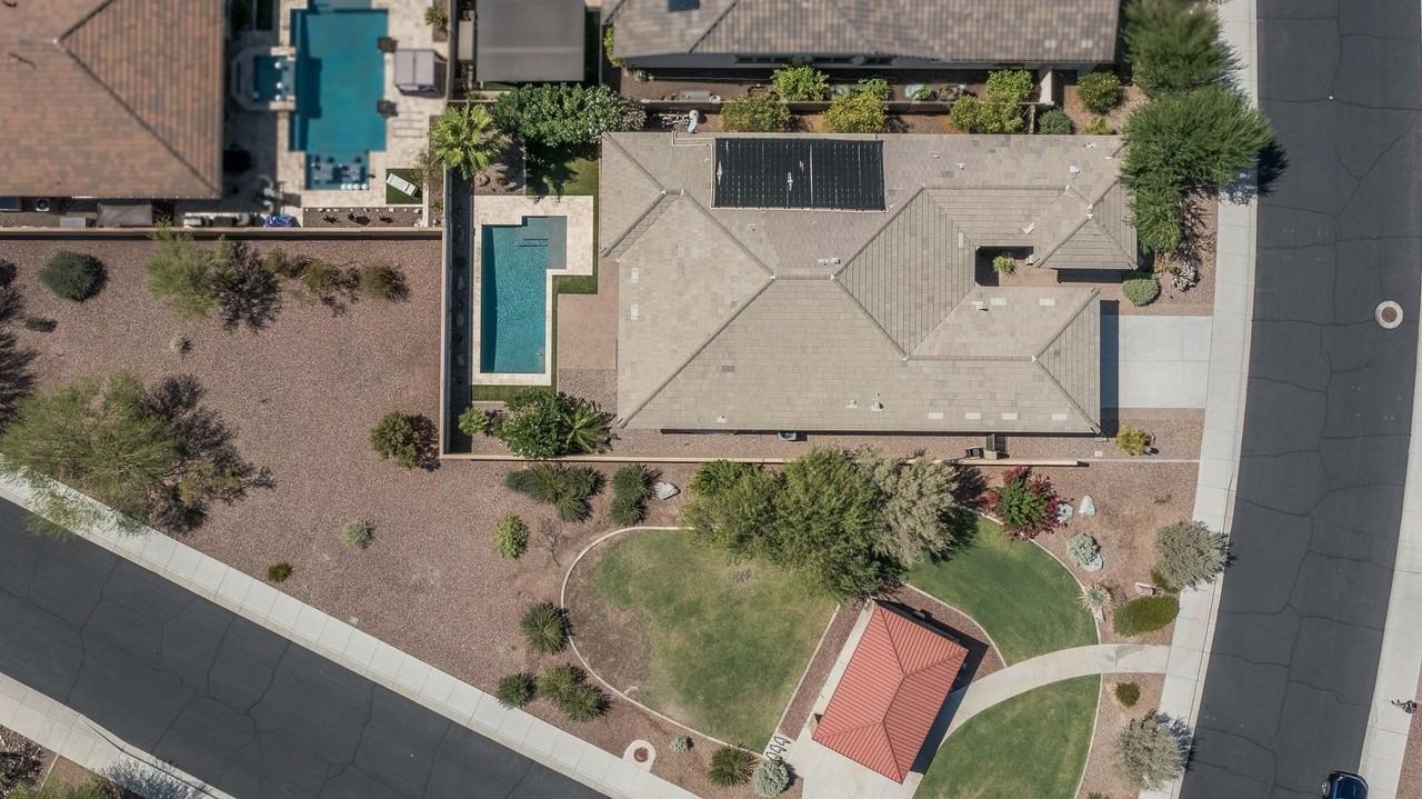 18215 W Desert Sage Dr - Photo 5 of 43