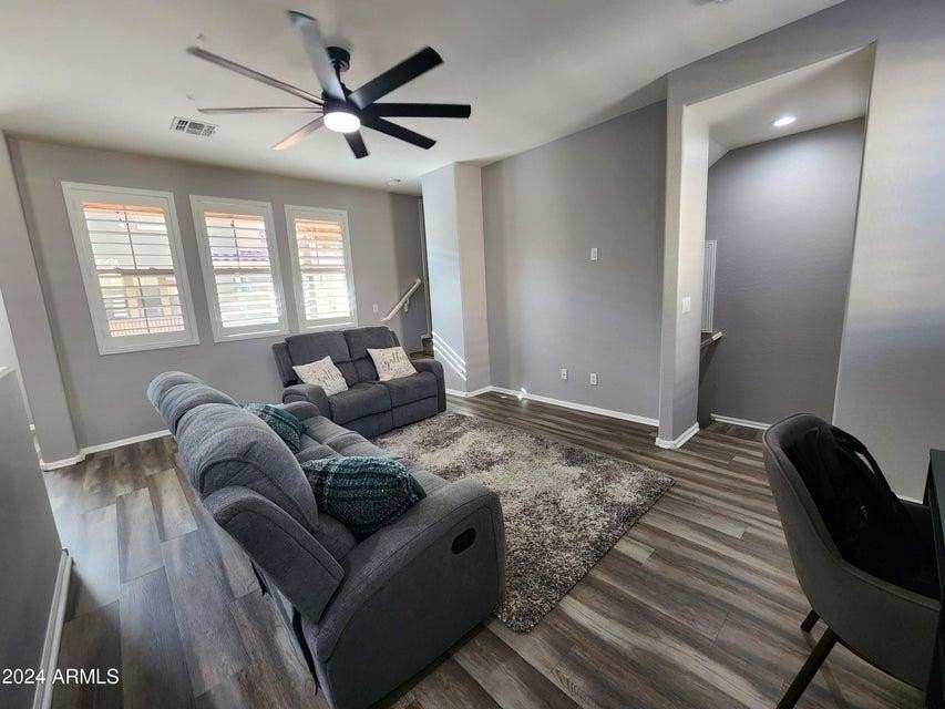 1822 N 77th Gln - Photo 4 of 13