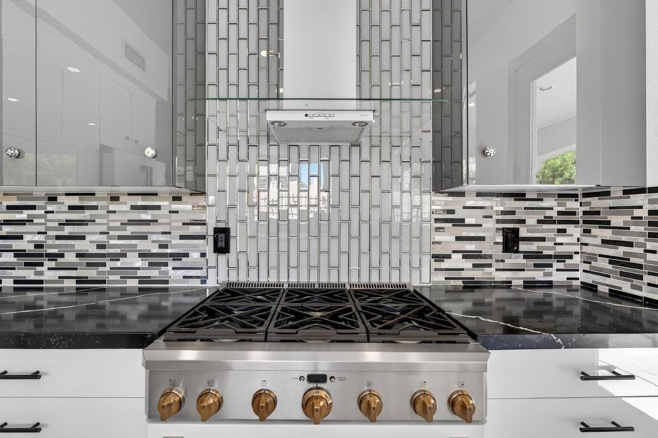 6932 E Pearl St - Photo 2 of 25