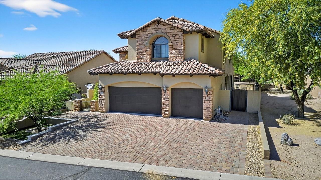 6932 E Pearl St - Photo 7 of 25