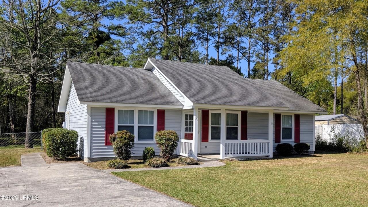 37 Burlington Cir - Photo 3 of 27