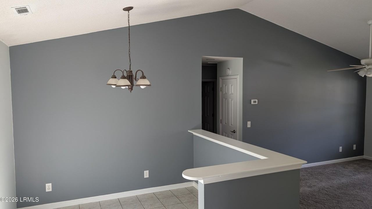 37 Burlington Cir - Photo 7 of 27