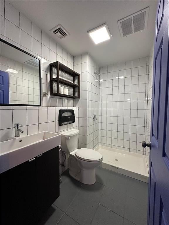 663 3rd Ave - Photo 6 of 41