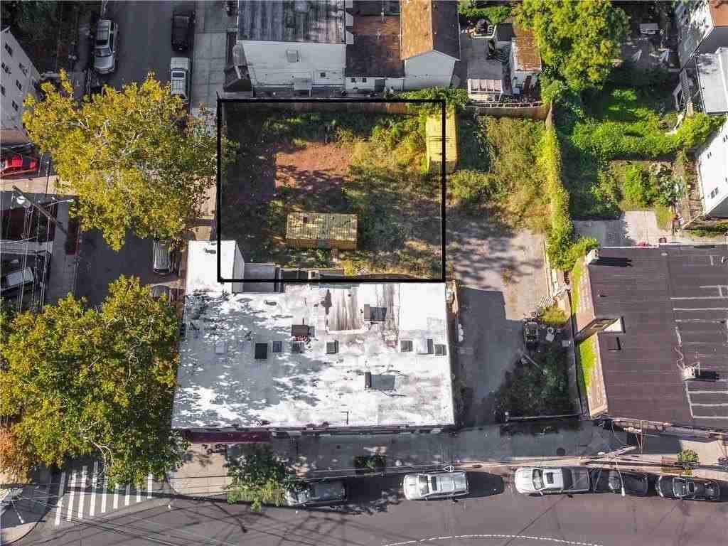 79 Stanley Ave - Photo 3 of 9