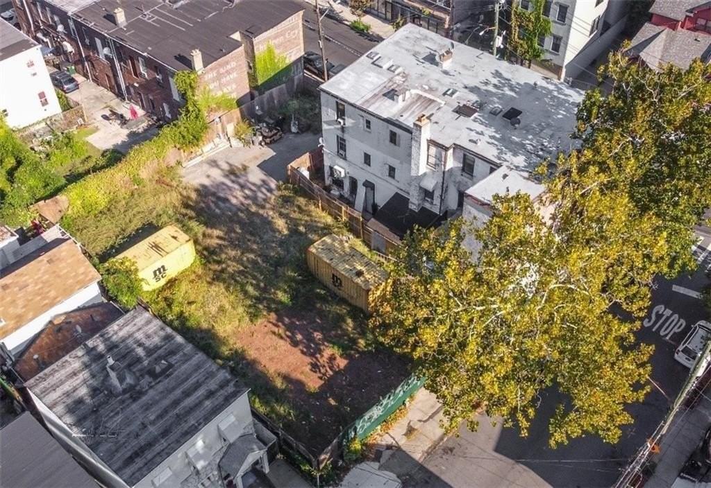 79 Stanley Ave - Photo 5 of 9