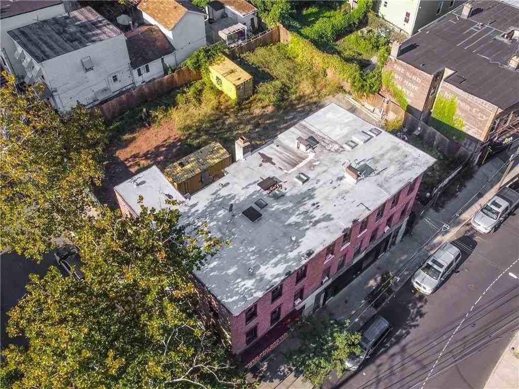 79 Stanley Ave - Photo 7 of 9