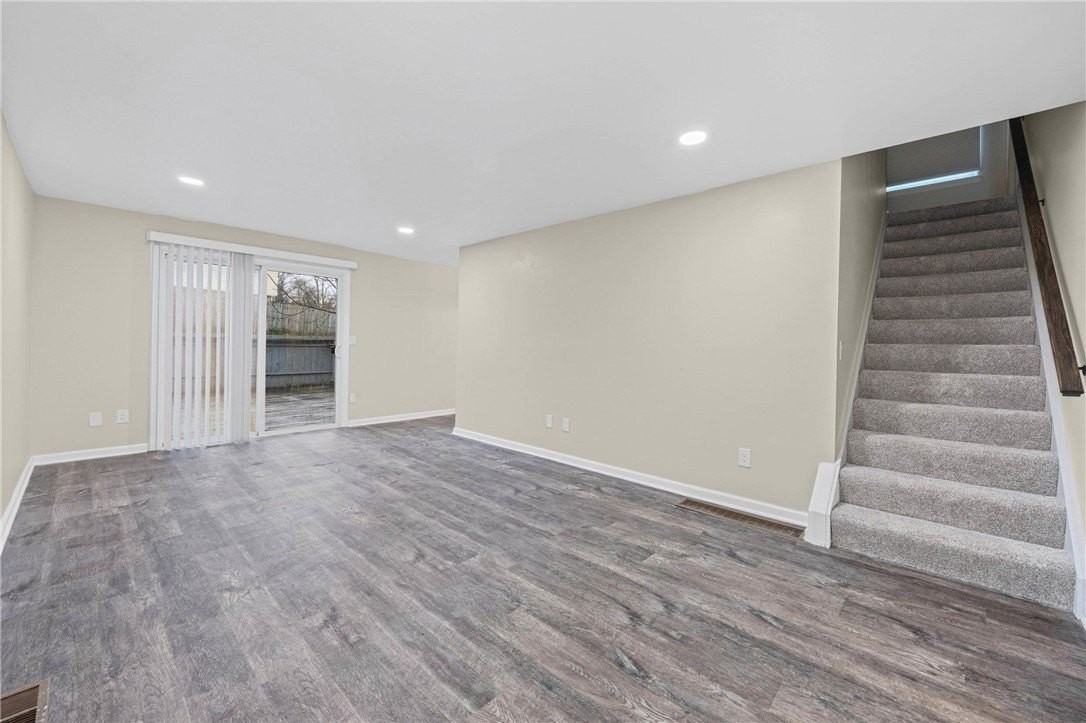 49 Bucklebury Hl - Photo 6 of 27