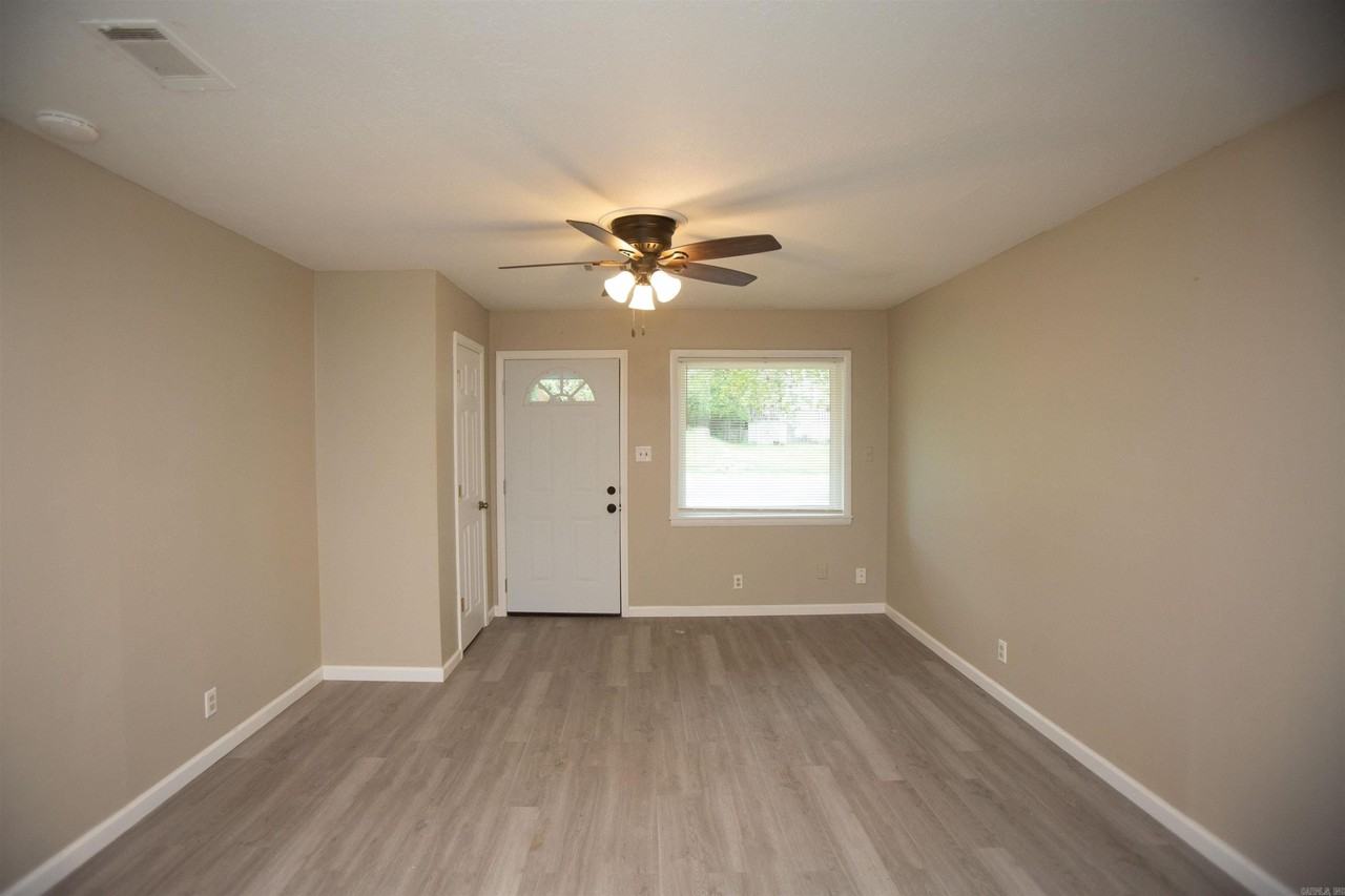 2308 Blackwood Rd - Photo 2 of 25