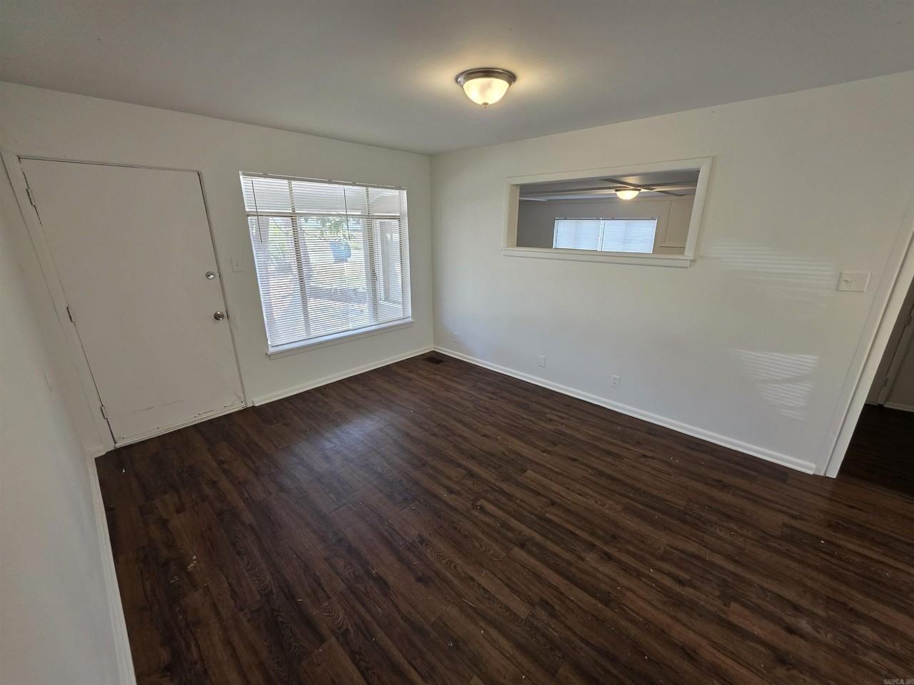 107 Broadmoor Dr - Photo 2 of 13