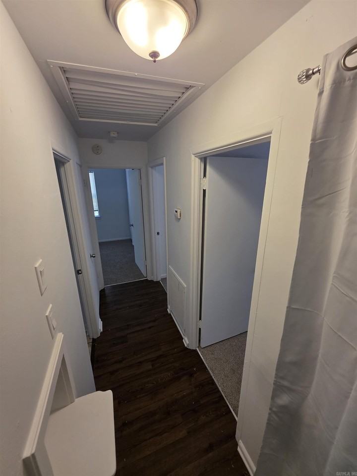 107 Broadmoor Dr - Photo 7 of 13