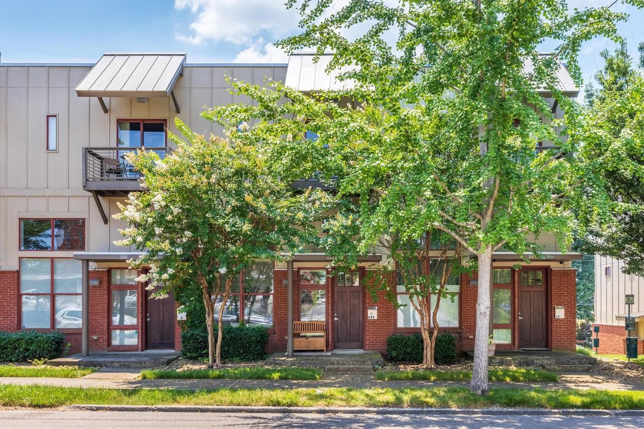 844 E 8th St - Photo 2 of 44