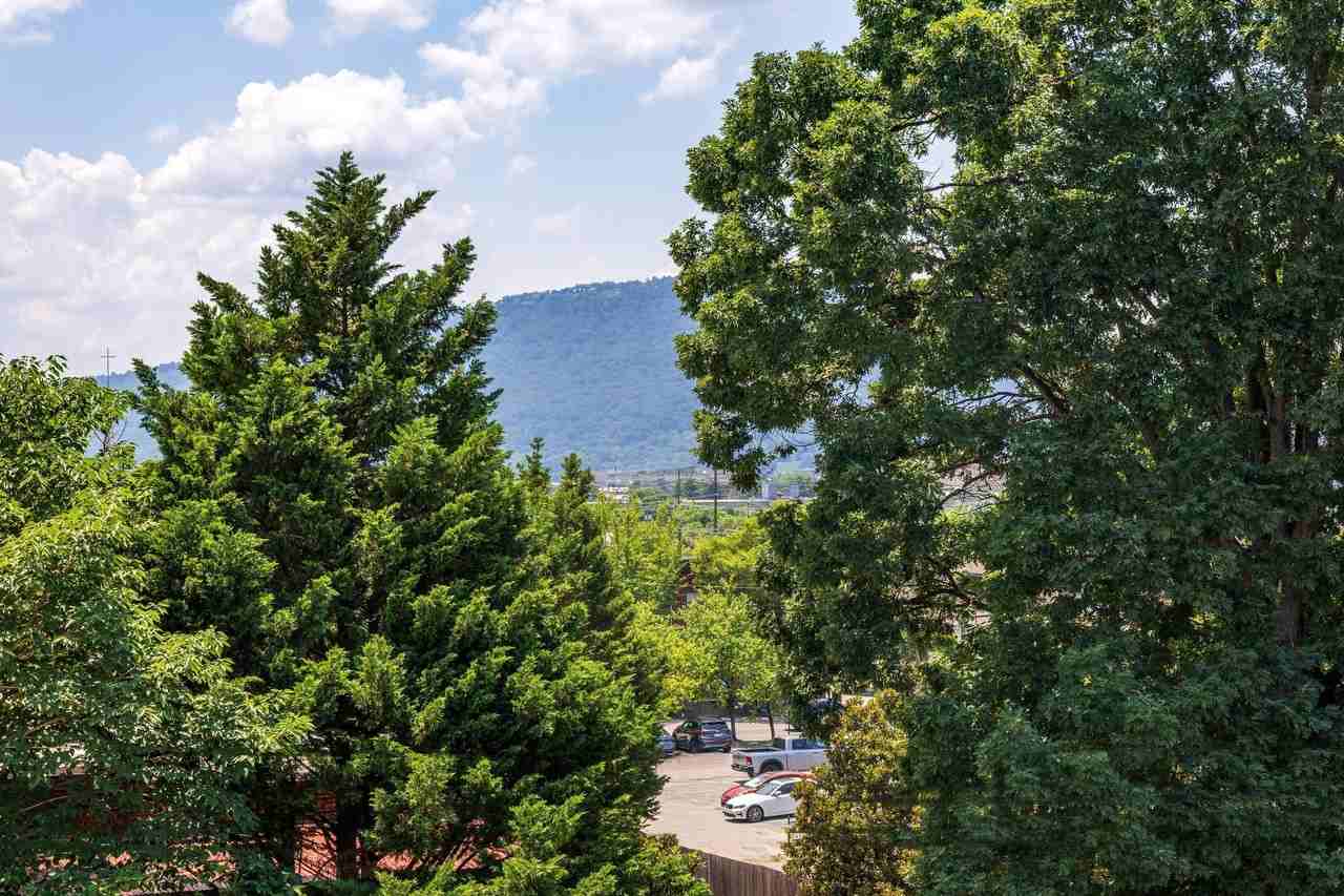 844 E 8th St - Photo 3 of 44