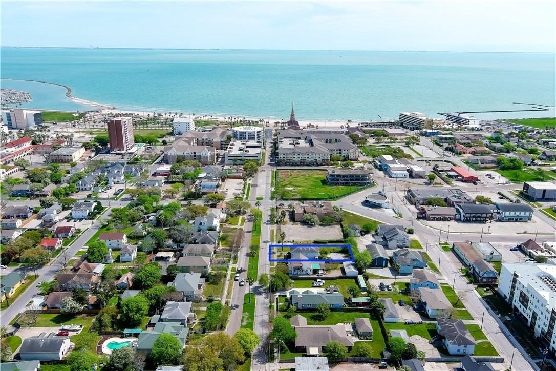 813 Furman Ave #2 - Photo 2 of 23