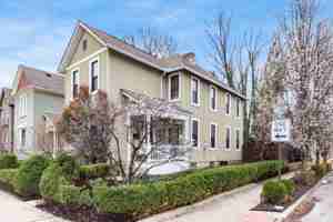 featured image of 106 E Gates St