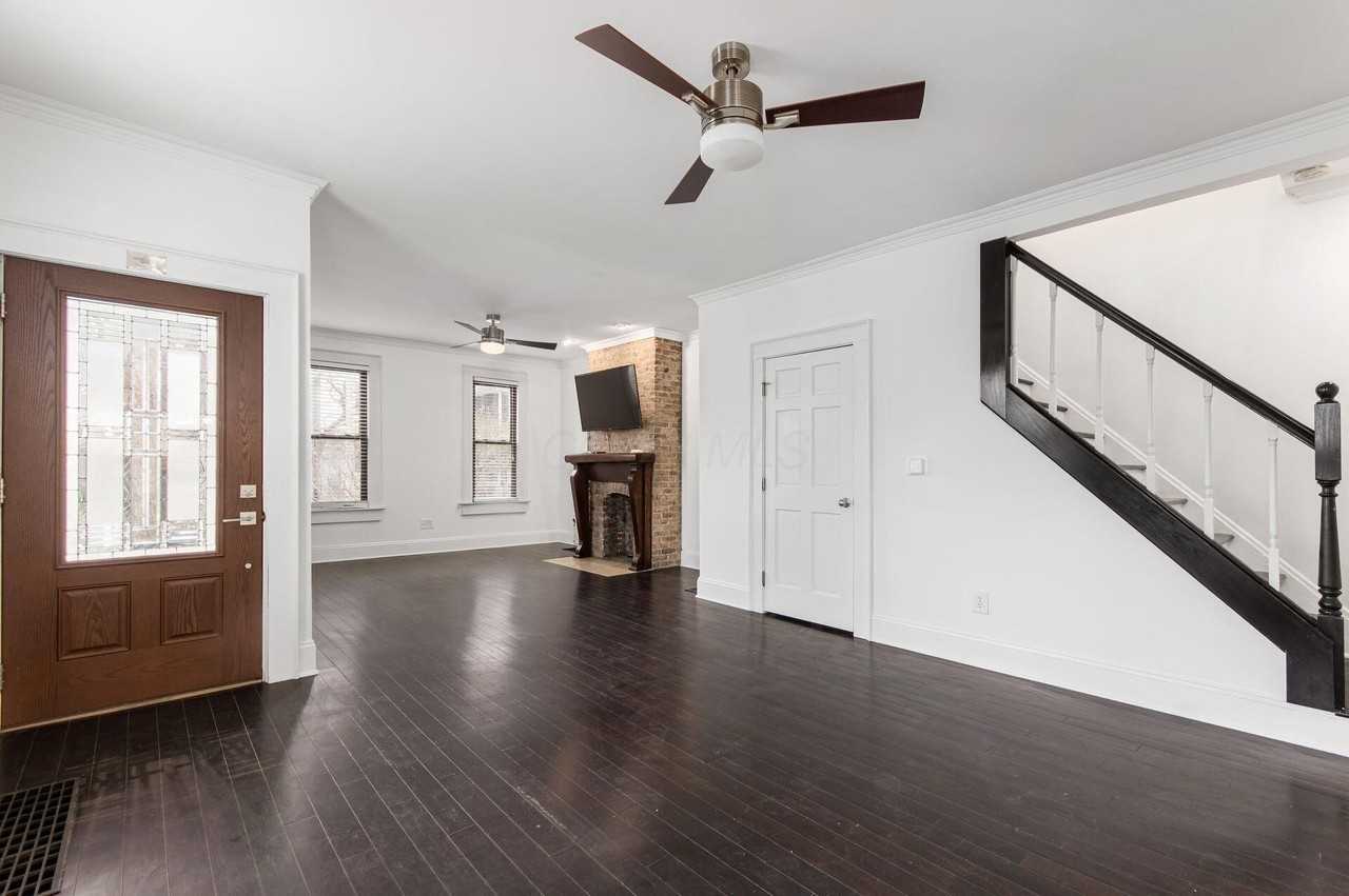 106 E Gates St - Photo 5 of 38