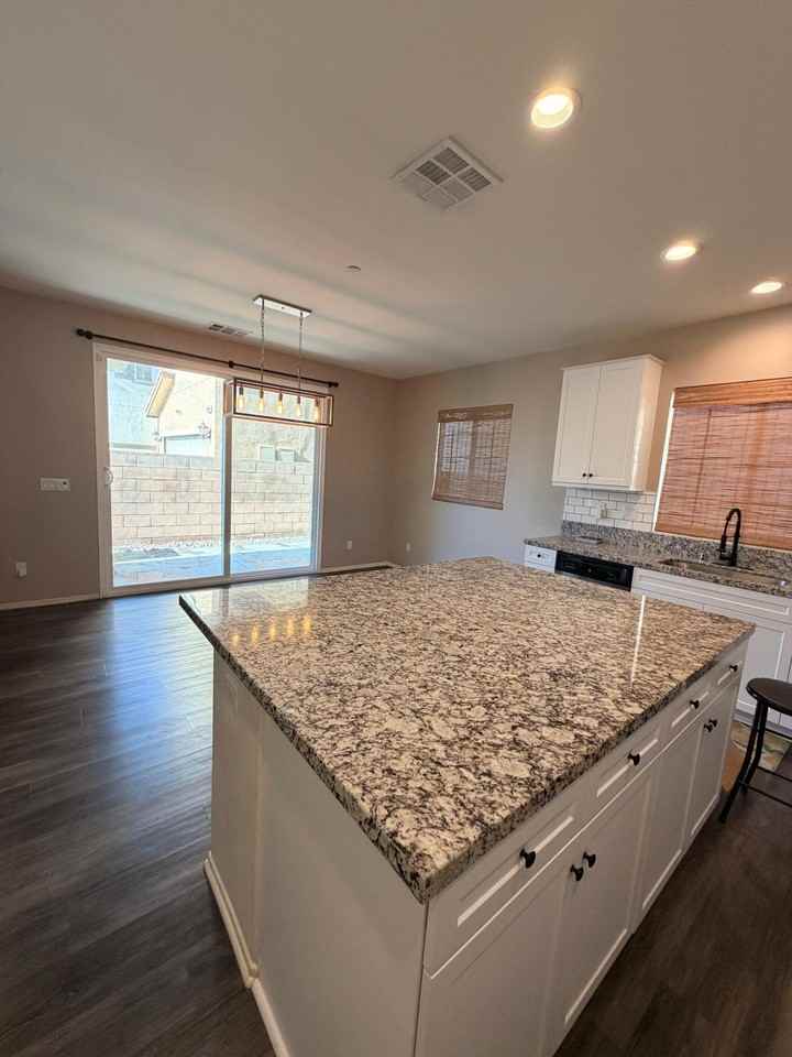 5348 N Alumni Ln - Photo 4 of 10