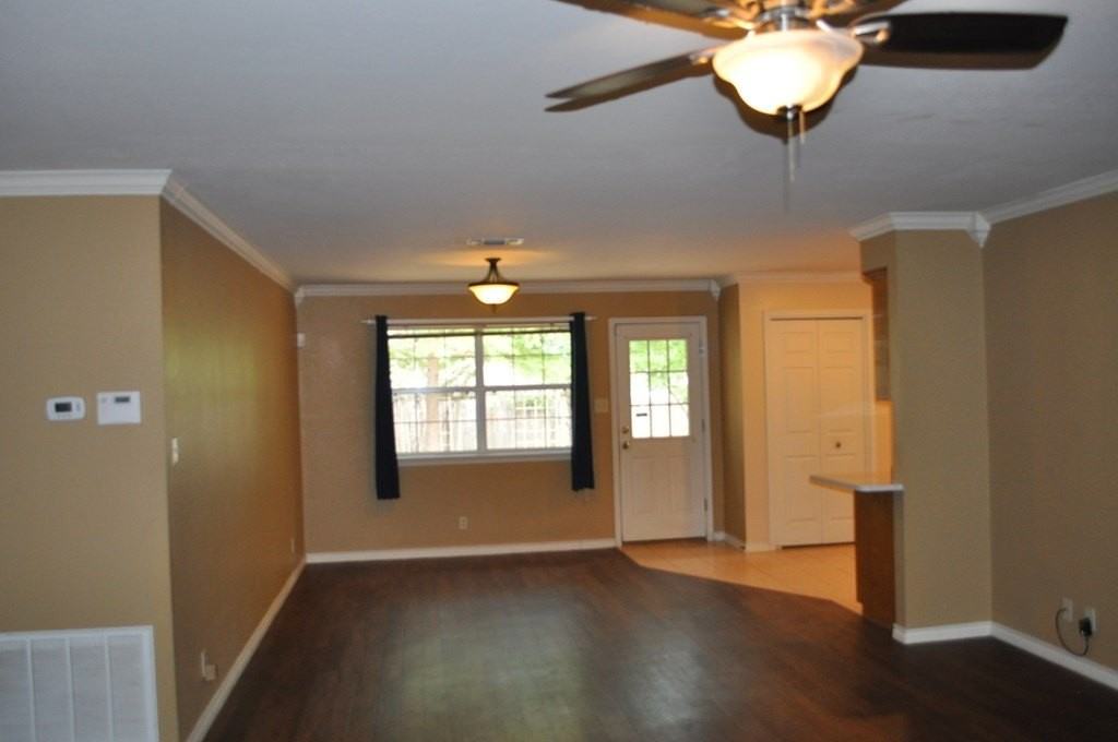 705 Dawn Ln - Photo 3 of 4