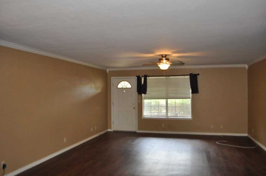 705 Dawn Ln - Photo 4 of 4