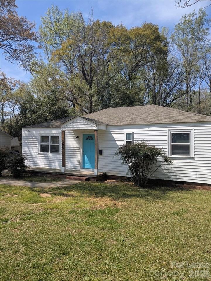 806 N Woodland Dr - Photo 2 of 27