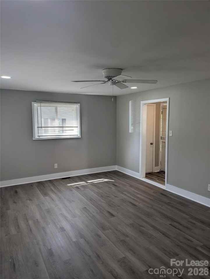 806 N Woodland Dr - Photo 7 of 27