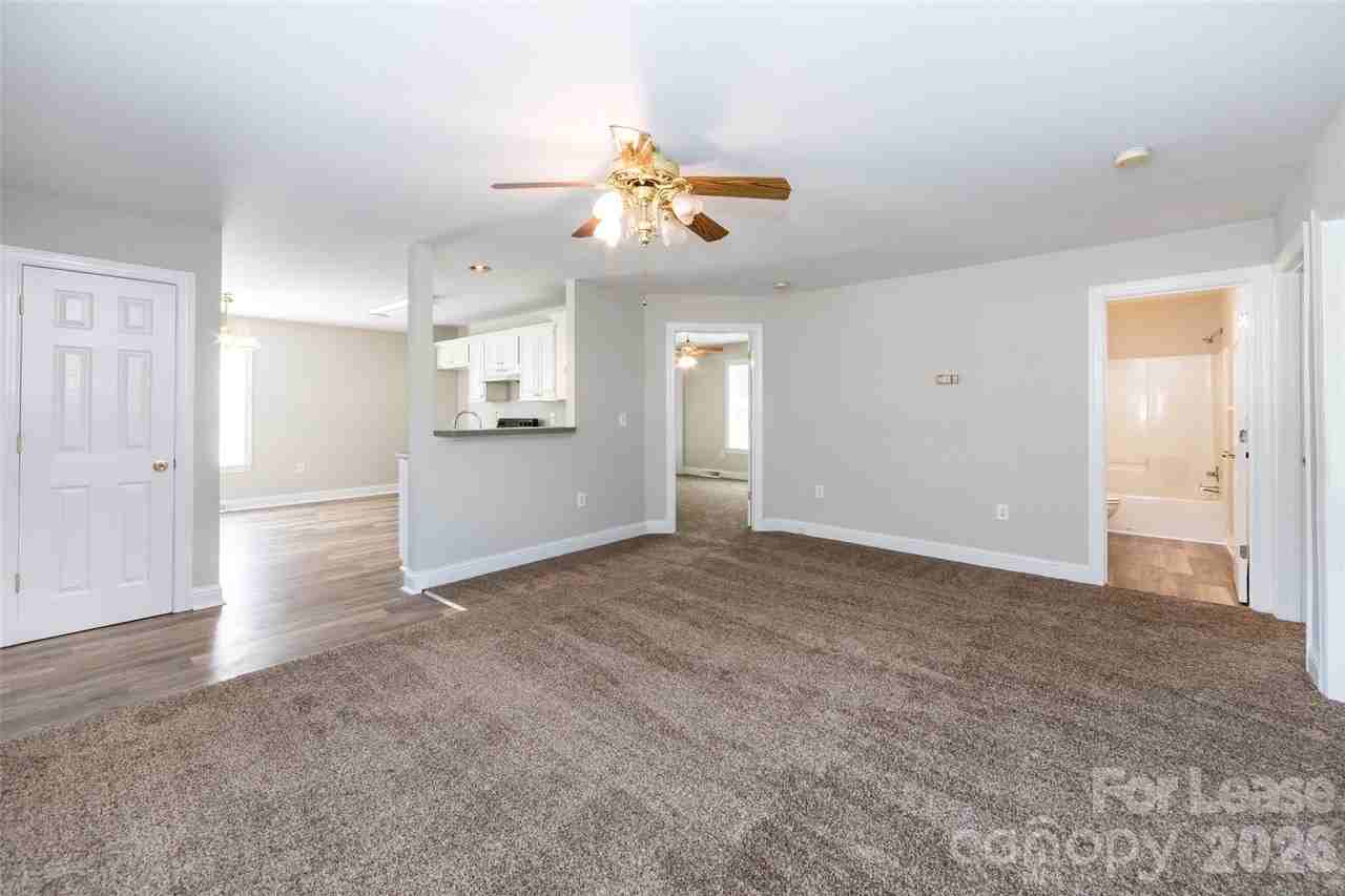 814 King Arthur Dr - Photo 2 of 25