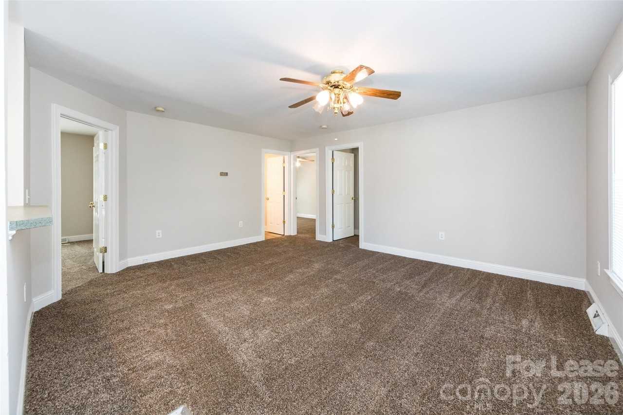 814 King Arthur Dr - Photo 3 of 25