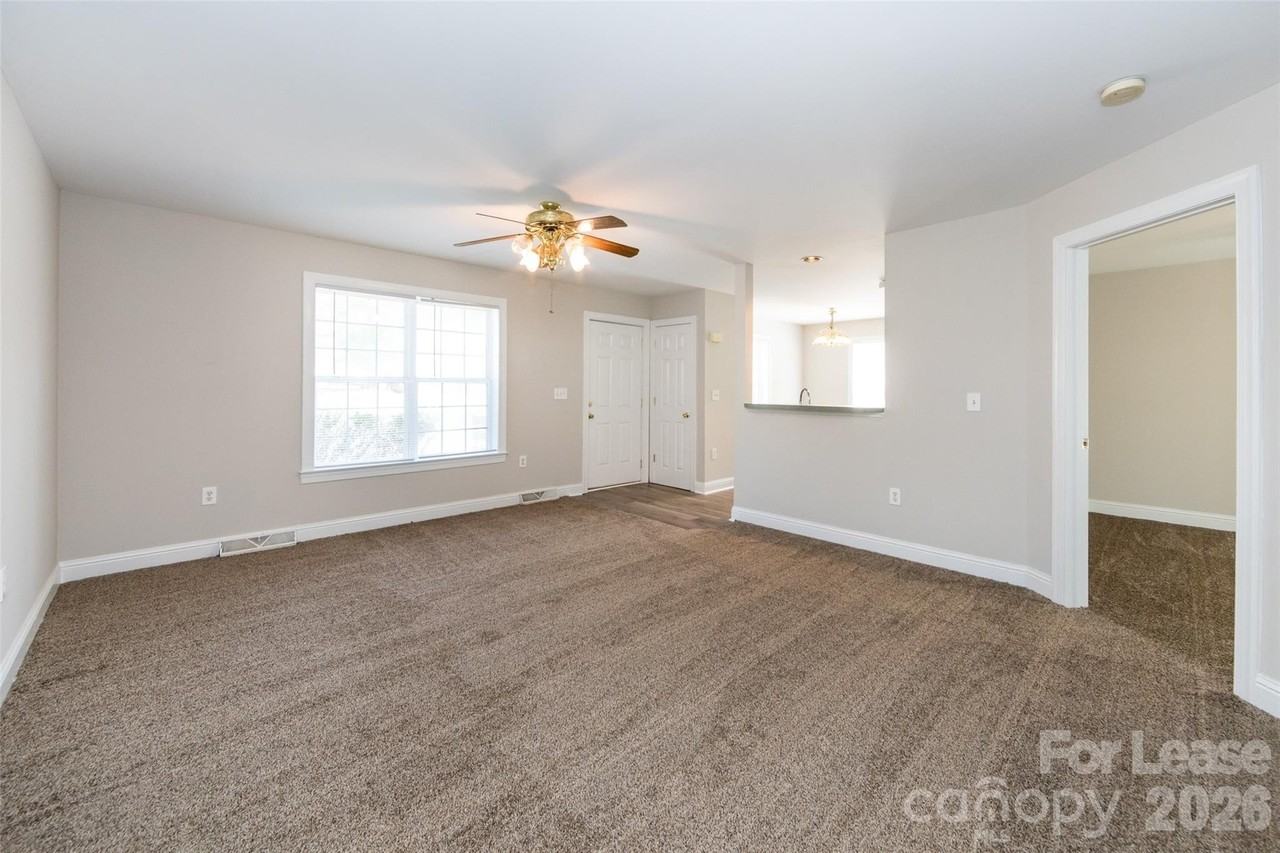 814 King Arthur Dr - Photo 5 of 25