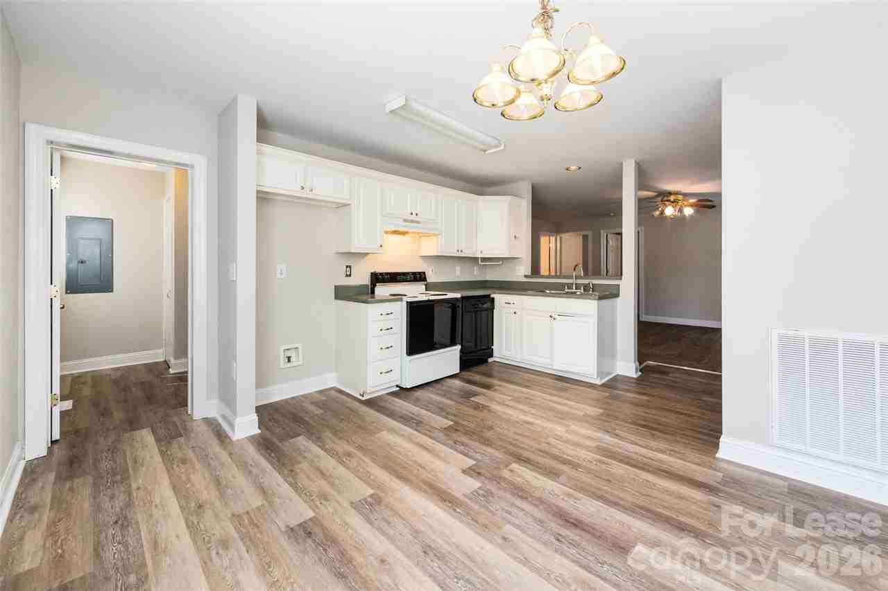 814 King Arthur Dr - Photo 7 of 25