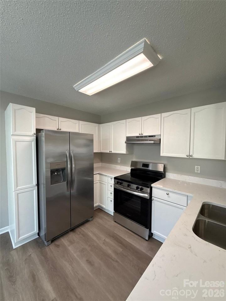 14300 Menifee Dr - Photo 7 of 15