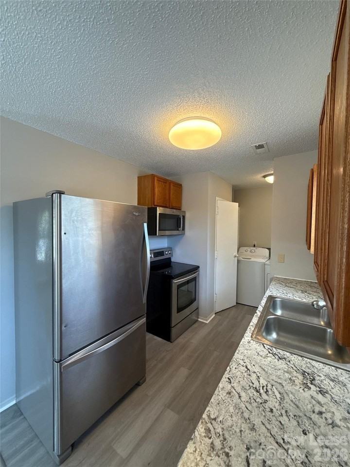 333 E Todd Ln - Photo 7 of 16