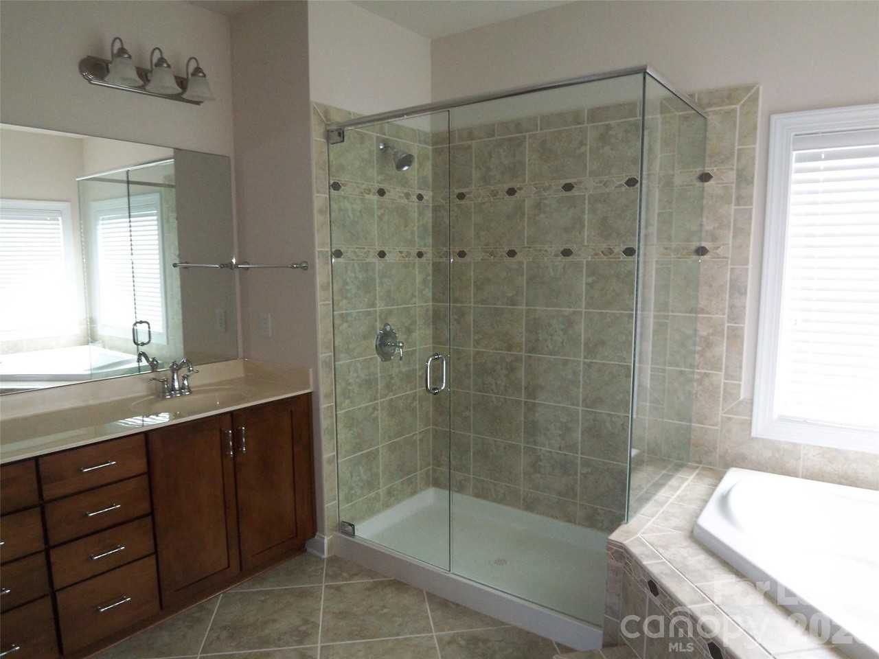 3100 Collaroy Rd - Photo 3 of 14
