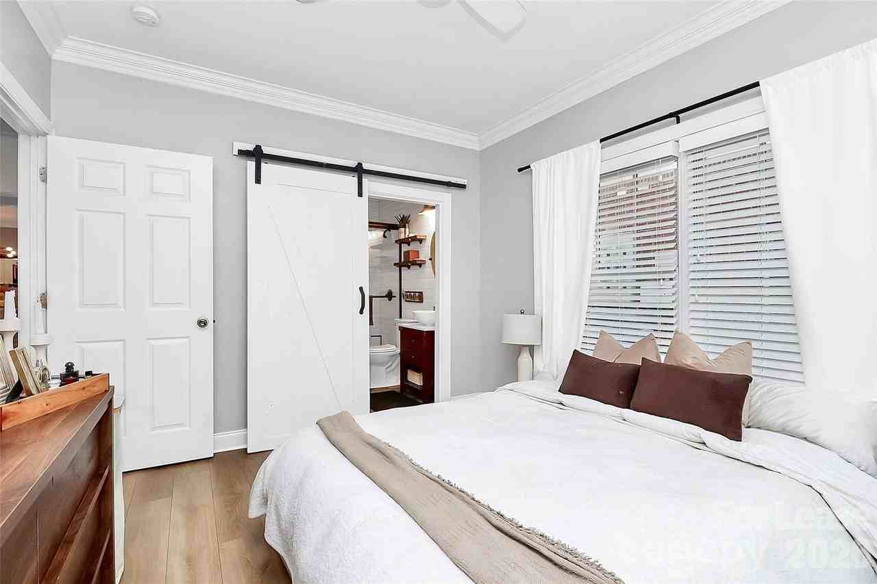 105 S Summit Ave - Photo 7 of 39