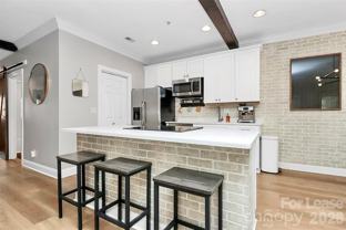 105 S Summit Ave - Photo 1 of 1