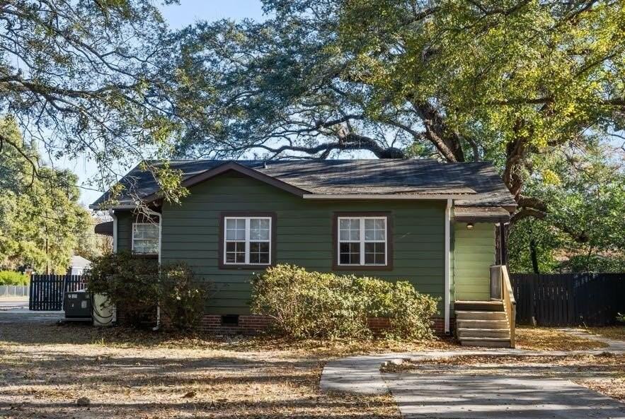 2679 Olympia Ave #A - Photo 2 of 20