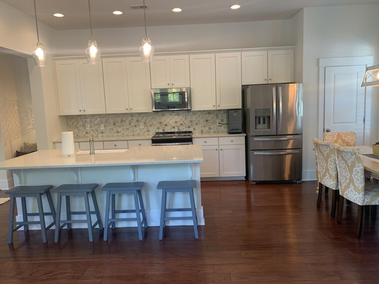 614 Ellingson Pkwy - Photo 5 of 19