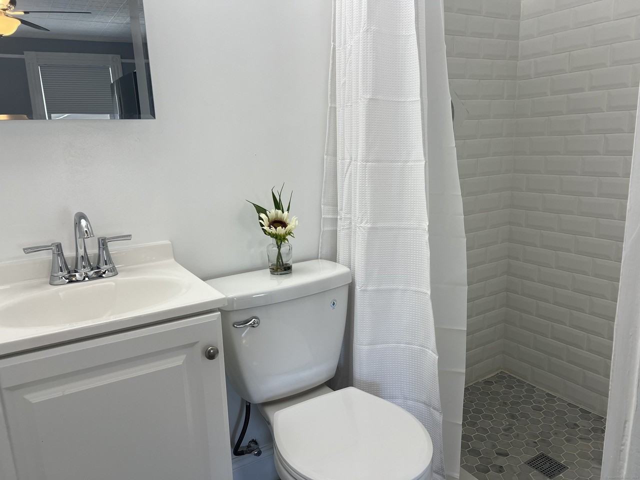63 Churchill St - Photo 5 of 13